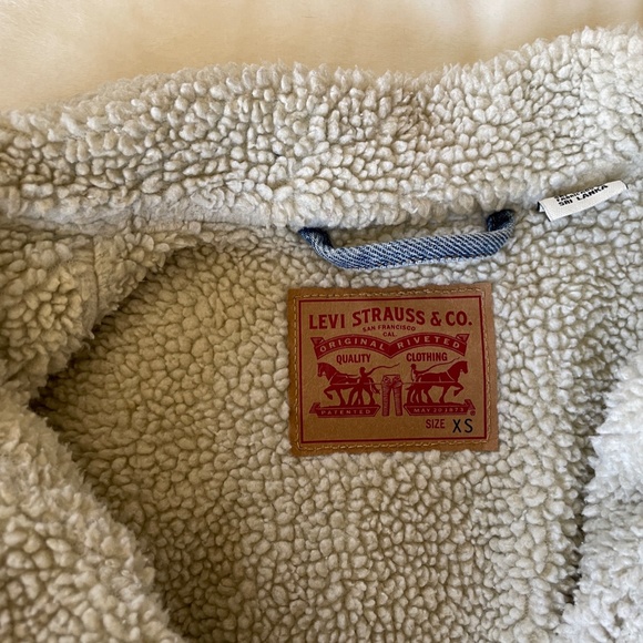 Levi's Original Sherpa Trucker Jacket - Picture 5 of 12